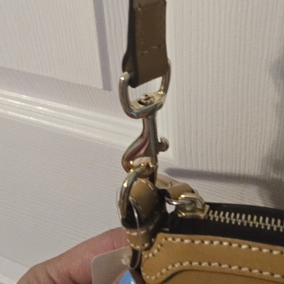 Dooney & Bourke crossbody bag - Picture 8 of 11